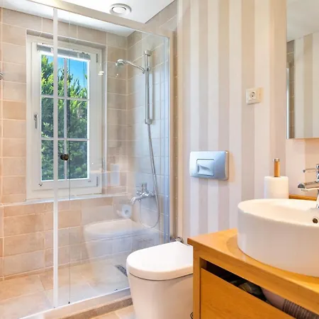 Portville Canal Side Villas 66 * غوجيك