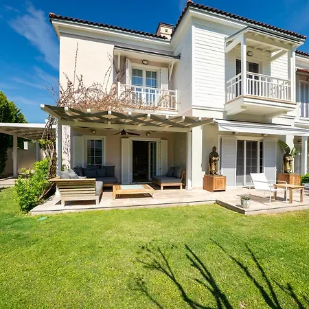 Portville Canal Side Villas 66 فيلة