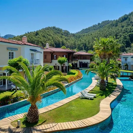 Portville Canal Side Villas 66 فيلة